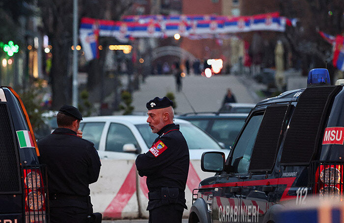    Итальянские карабинеры, входящие в состав миротворческой миссии НАТО в Косове.Florion Goga/Reuters