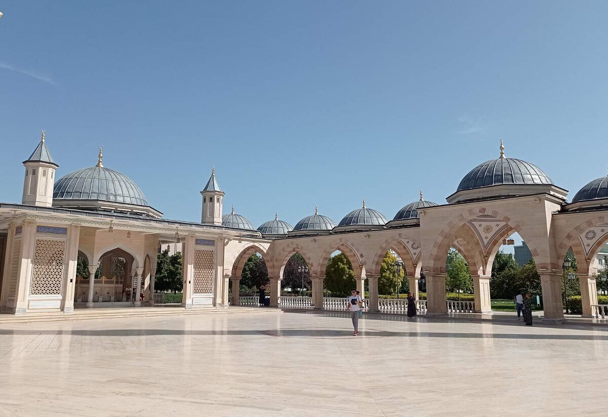 Внутренний дворик мечети