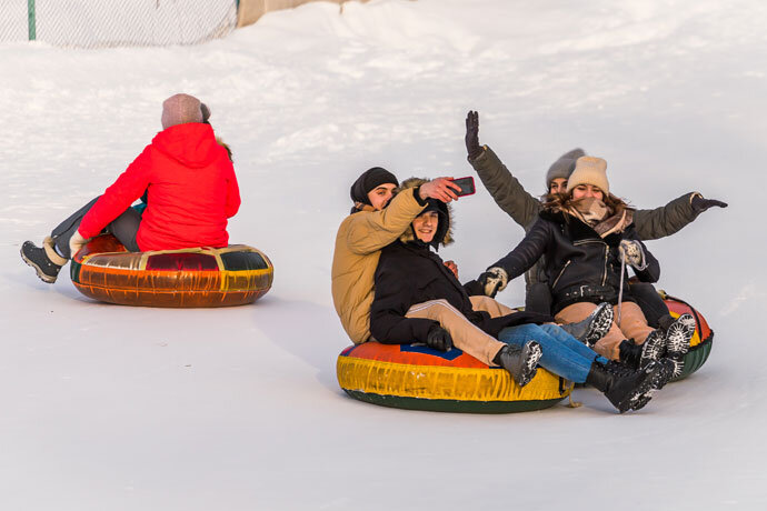    С появлением моды на «ватрушки» случаев травмирования стало больше. Фото Андрея Заржецкого