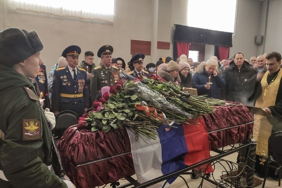     В Самарской области провожают в последний путь земляков. Фото: Матвей Байгузин