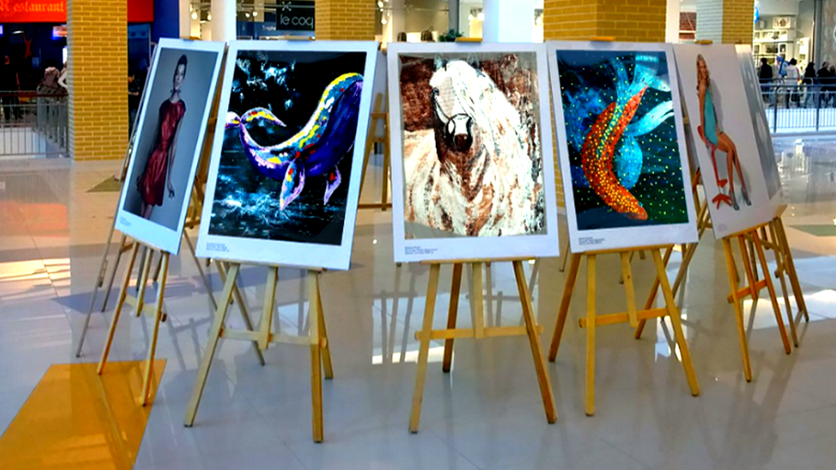 Мои три работы декабрь 2022 года (кроме фото девушек по краям)