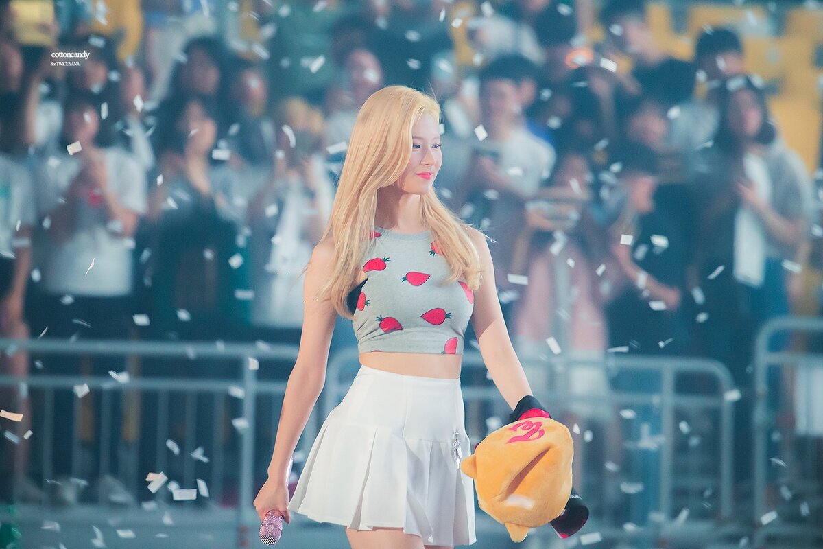 Сана Минатодзаки