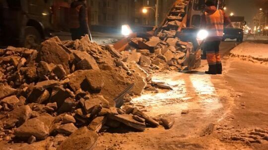     Абаканская спецавтобаза ЖКХ перешла на круглосуточный режим работы. Почти всю технику отправили на уборку снега.