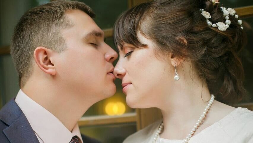     У работника связи из Москвы Андрея Борзакова теоретически сразу три железные причины для отсрочки. Ребенок-инвалид на попечении, бронь от предприятия, открытый больничный лист на дату призыва. Вдобавок нет боевого опыта и неработающая жена в декрете. Для военкома, как оказалось, всё это пустые слова