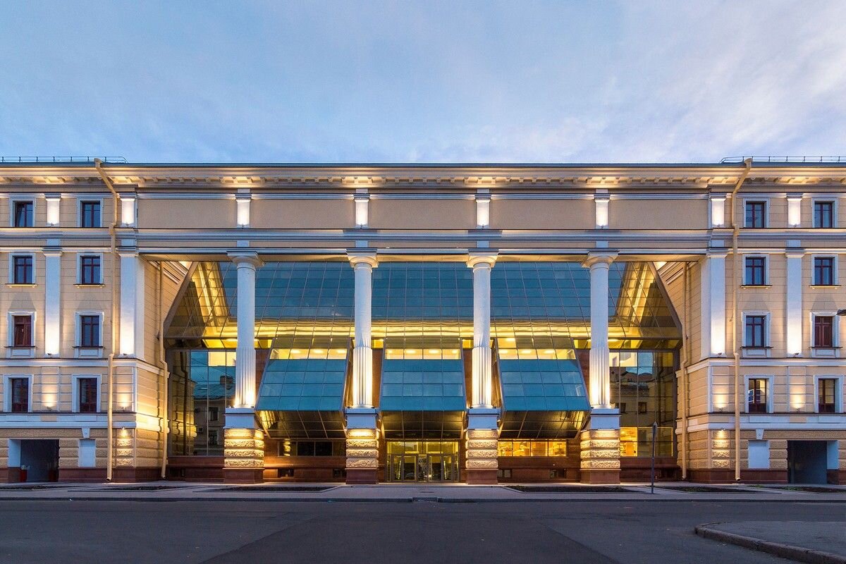 Деловой центр "Преображенский" фасад, выходящий на улицу Короленко,  фото с сайта: liteyniy26.ru