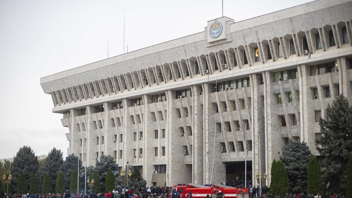    Здание правительства в Бишкеке© Sputnik / Табылды Кадырбеков