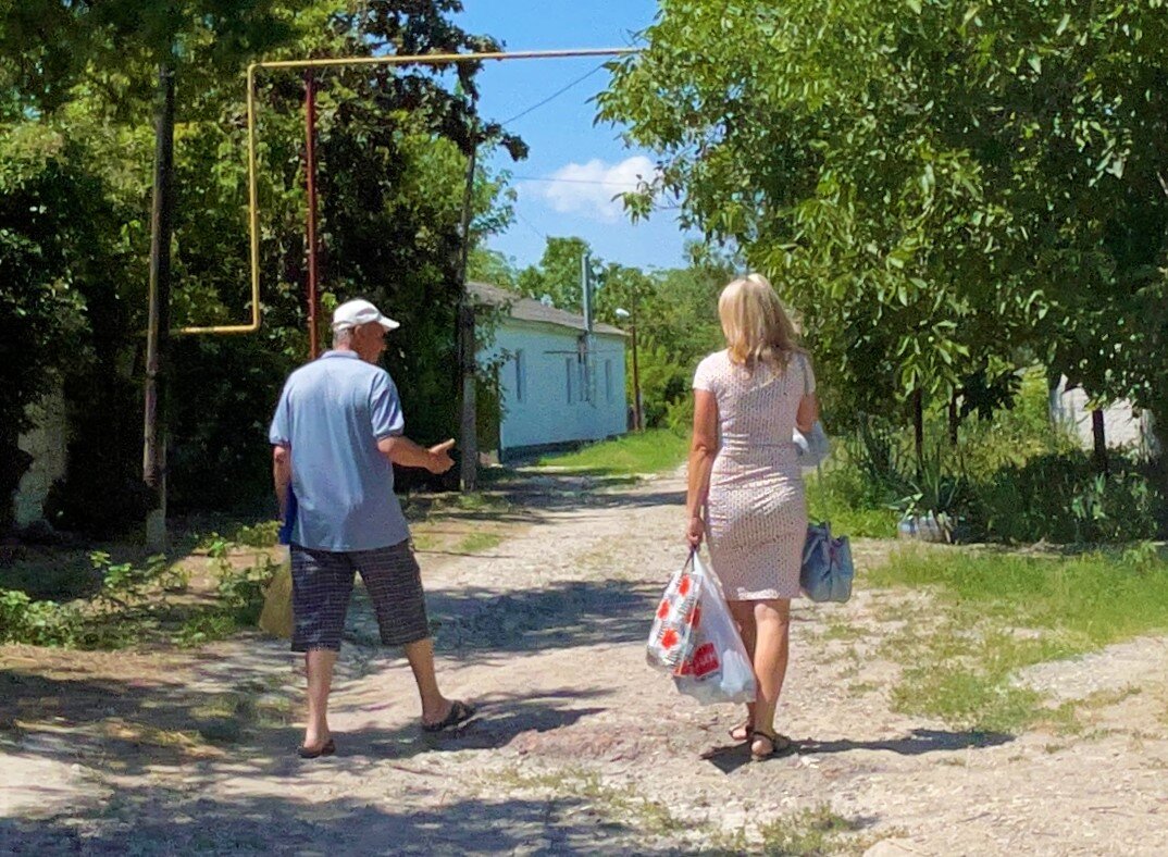 Как выглядит внутри село Крыма Тургеневка, куда можно переехать жить если  хочется в Крым и неважно близко или нет море | Под зонтиком | Дзен