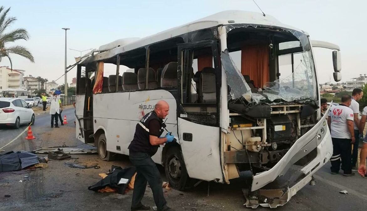 Автобус в Турции перевернулся