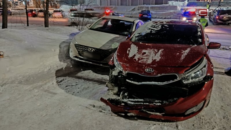    Такси попало в ДТП в Сургуте - пострадал пассажир