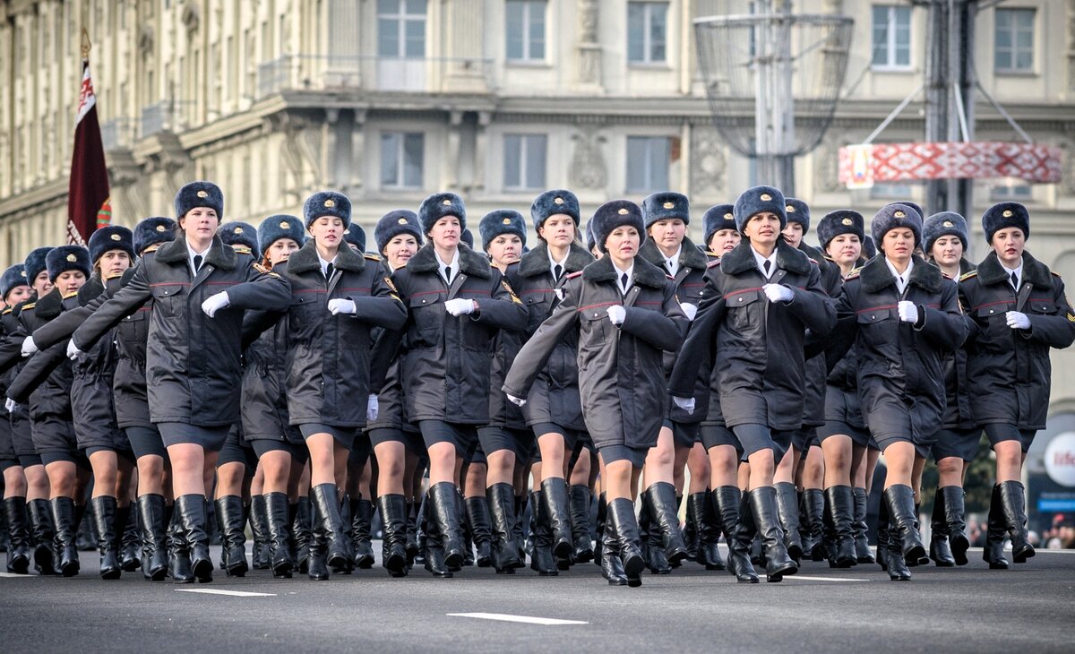 Женщины полицейские на параде