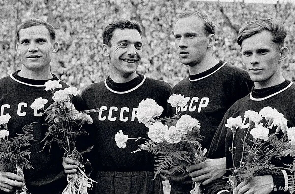      Спортсмены сборной СССР по футболу на Олимпиаде в Хельсинках (1952)