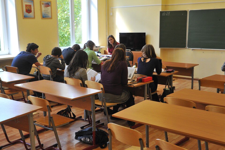     Ученик Светленского лицея пронес на урок электрошокер. Иван ВИСЛОВ