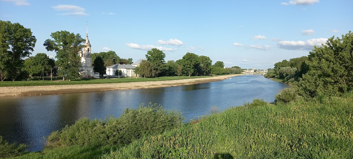 Посмотрели направо...