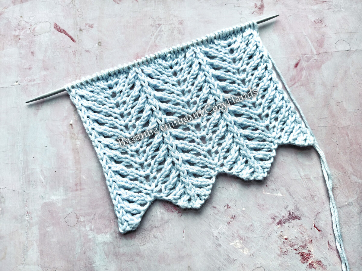 Красивый ажурный узор спицами