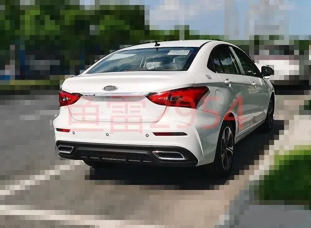 На фото из соцсетей: Седан Chery Arrizo 5 для экспортных рынков