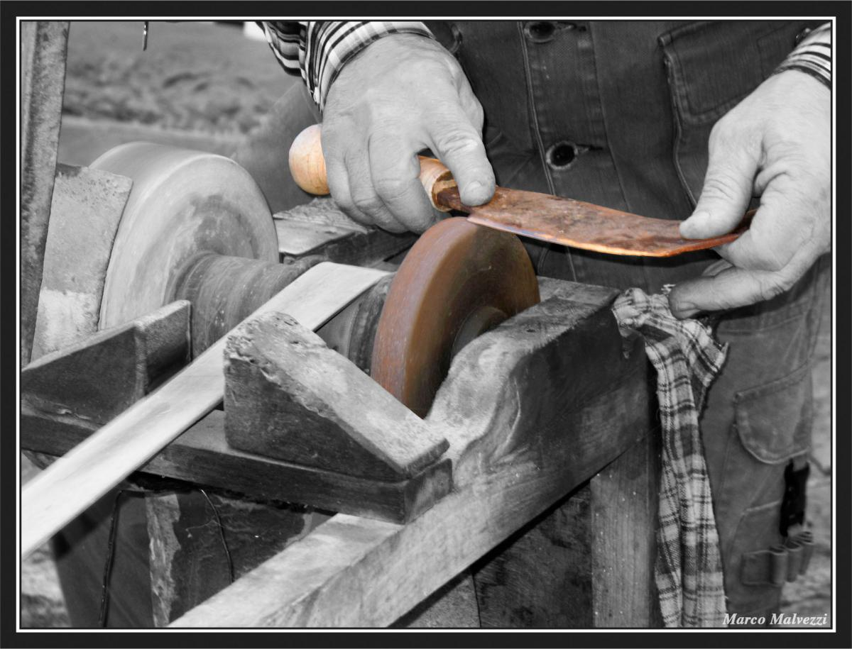 точилка к03 yanter. ножны для мачете трамонтина. станок правки микротомных ножей мрту-42. приспособление для заточки сверл для гриндера. ленточный наждак гриндер.