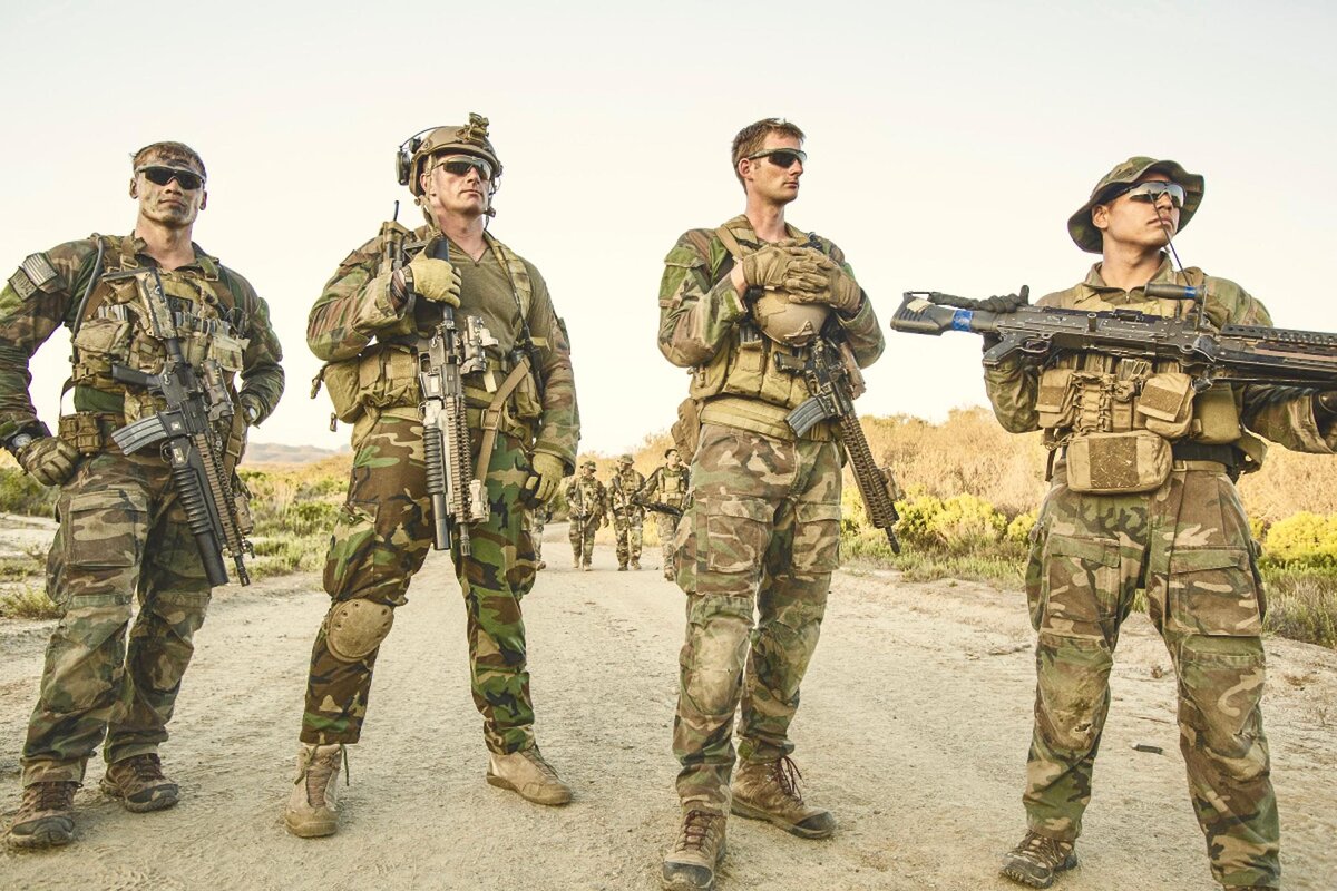 Бойцы MARSOC в боевых рубашках