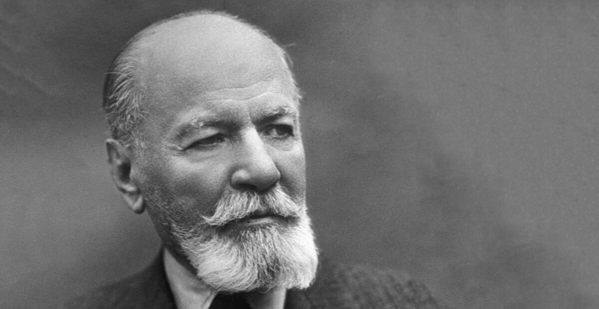 Владимир Иванович Немиро́вич-Да́нченко (11 (23) декабря 1858, Озургети — 25 апреля 1943, Москва) — русский театральный режиссёр, педагог, драматург, писатель, театральный критик. Вместе с Константином Станиславским является основателем Московского Художественного театра. Народный артист СССР (1936). Кавалер ордена Ленина (1937). Лауреат двух Сталинских премий I степени (1942, 1943).