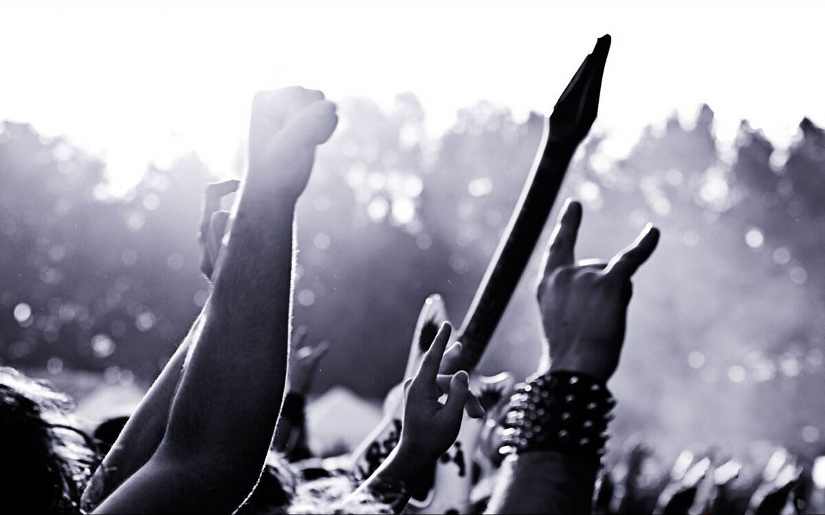 https://cdn.fishki.net/upload/post/2016/08/17/2045169/heavy-metal-computer-backgrounds-1920x1200.jpg
