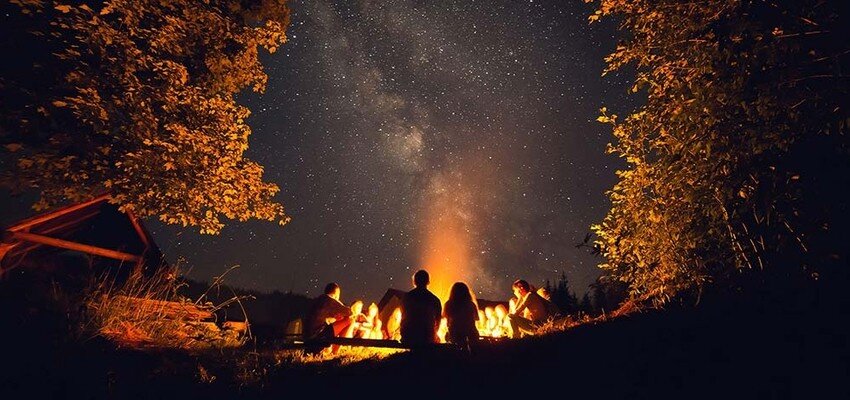 Костер должен быть большим! Его цель не только освещать или греть, но и отгонять злых духов, чтобы те не покушались на урожай
