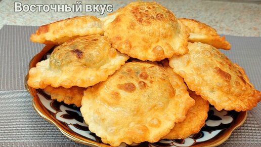 Мука, вода и зелень: Просто, дёшево и вкусно пирожки с зеленью на сковороде рецепт