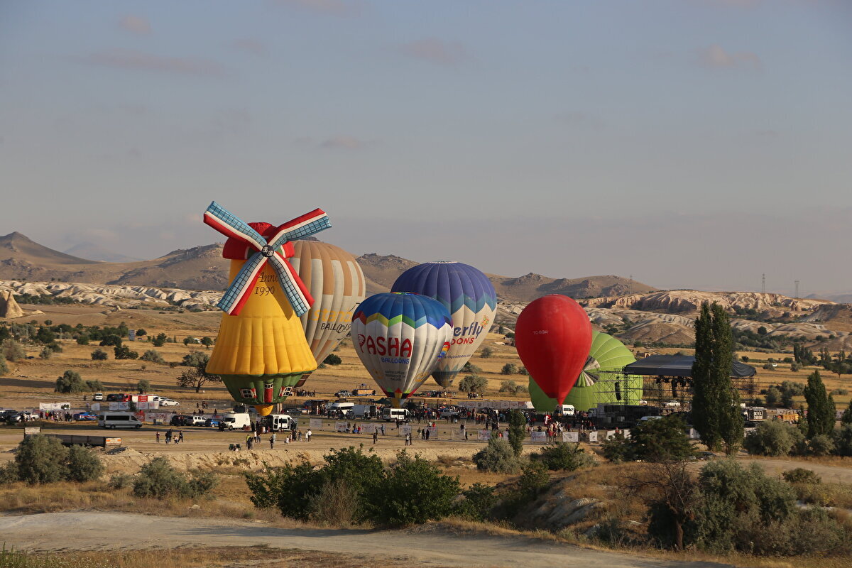 https://www.gzt.com/foto-galeri/jurnalist/kapadokyada-balon-festivali-basladi-gokyuzunde-ilginc-goruntuler-olustu-2032276/24