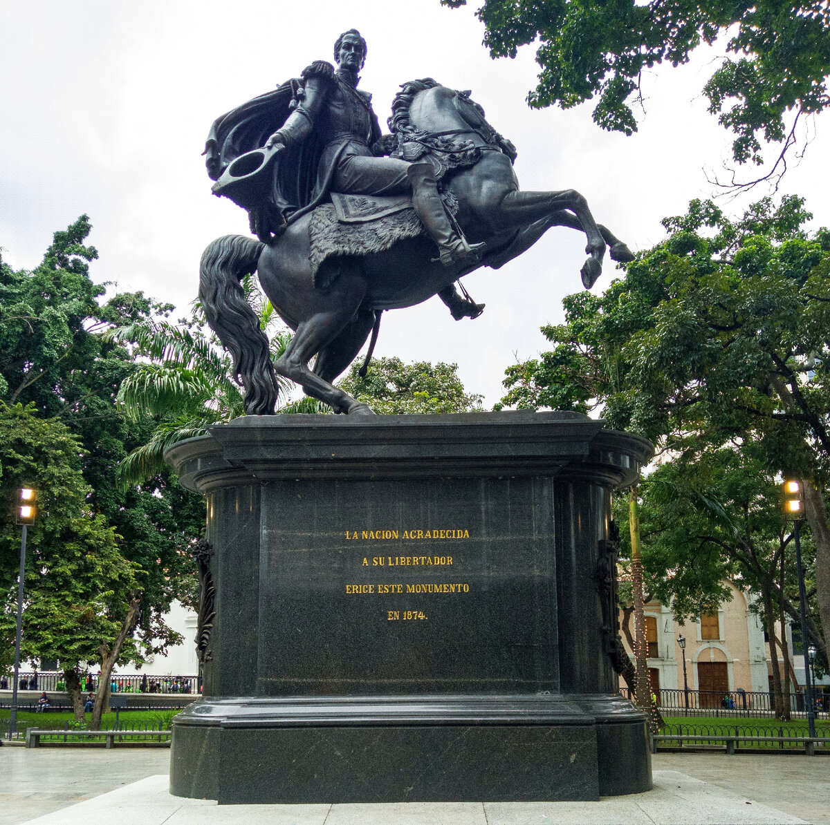 Памятник Симону Боливару в Маракарибо. Источник изображения wikimedia.commons