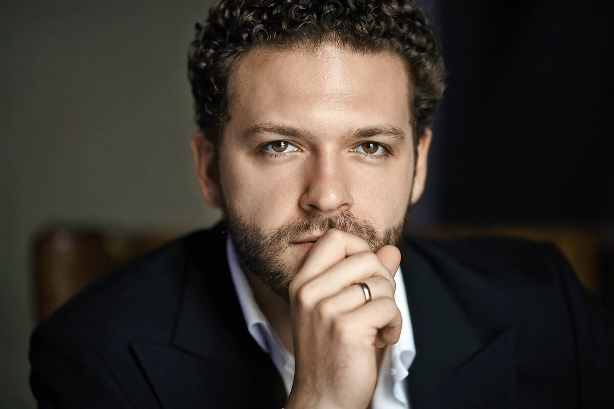 Актёр и художник Константин Крюков. Яндекс изображение.