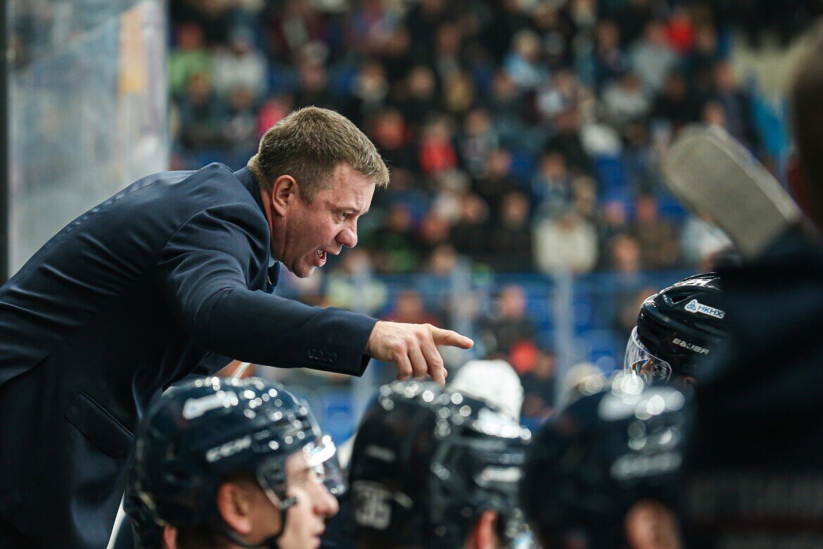 Олег Леонтьев: «Пока мы все где-то рядом, чего-то не хватает. Будет надеяться, что скоро преодолеем этот кризис»Фото:  hcnh.ru