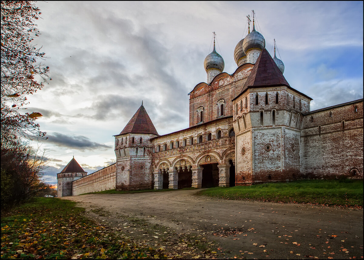 крепость монастыря