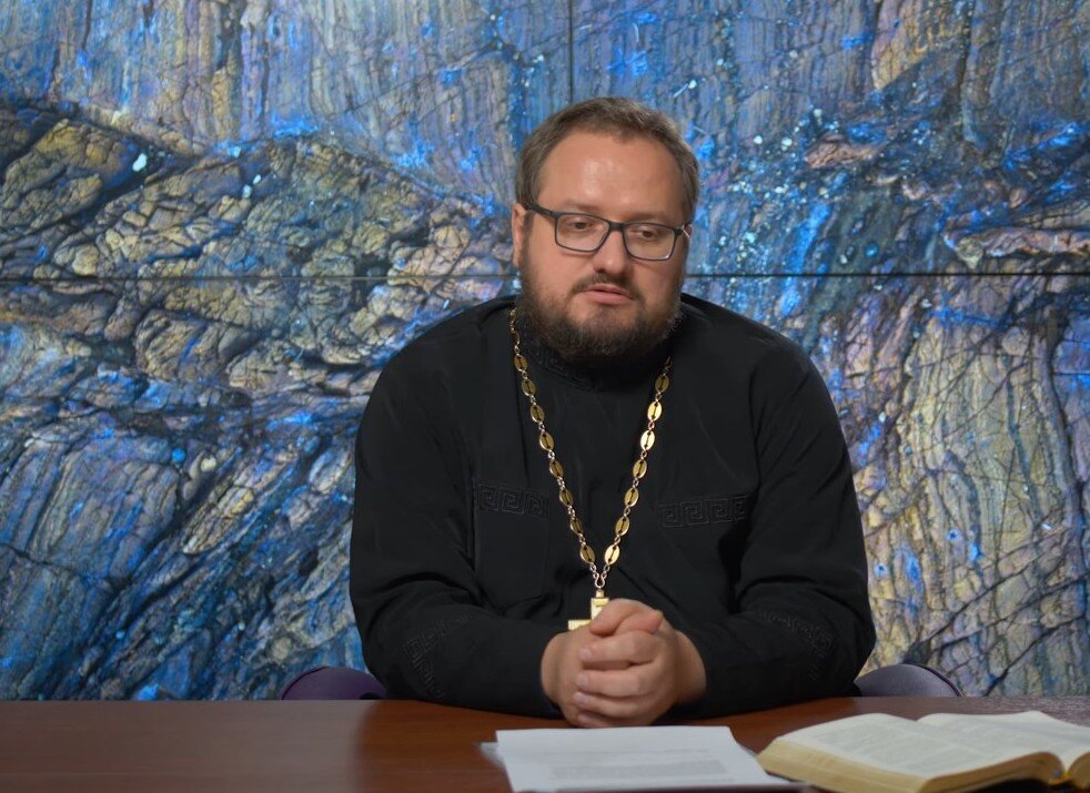 священник береговой