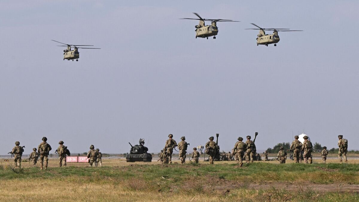    Военнослужащие 101-й воздушно-десантной дивизии США© AFP 2022 / DANIEL MIHAILESCU