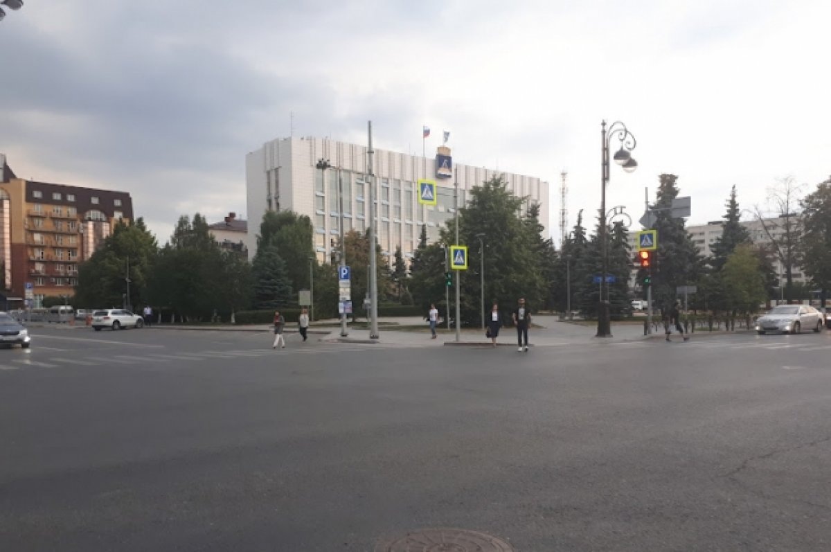    В Тюмени депутаты осудили скульптуру во дворе по ул. Максима Горького