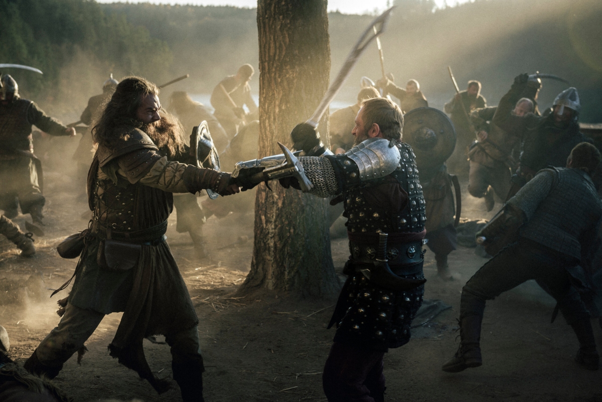 средневековье фильм 2022 кадры. средневековье фильм 2022. королевство фильм 2022. бен фостер средневековье. средневековье 2022.