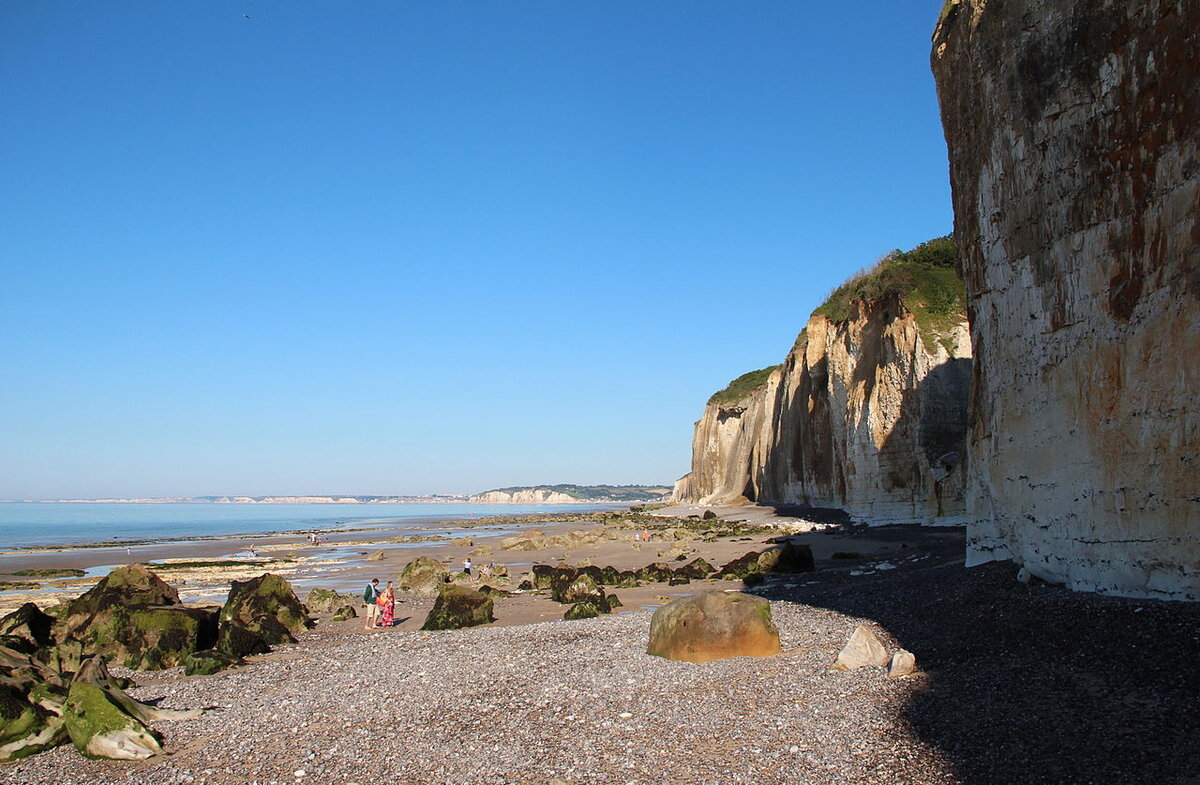 https://en.wikipedia.org/wiki/Varengeville-sur-Mer#/media/File:0_Varengeville-sur-Mer_-_Plage_de_Vasterival_(1).JPG