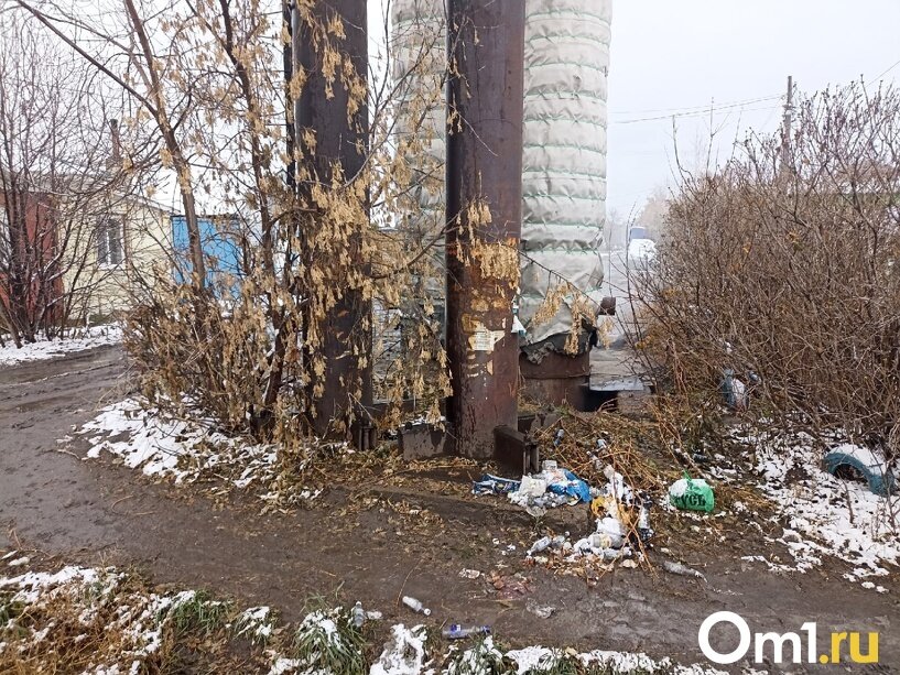 Место в Омске, где в яму с горячей водой упала женщина    📷