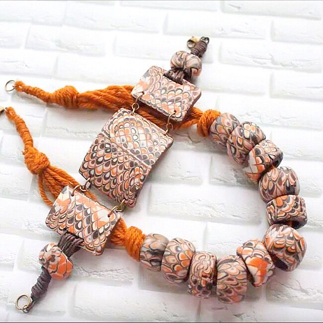    Имитация змеиной кожи из полимерной глины для создания украшений своими рукамиИсточник: Кадр из видео