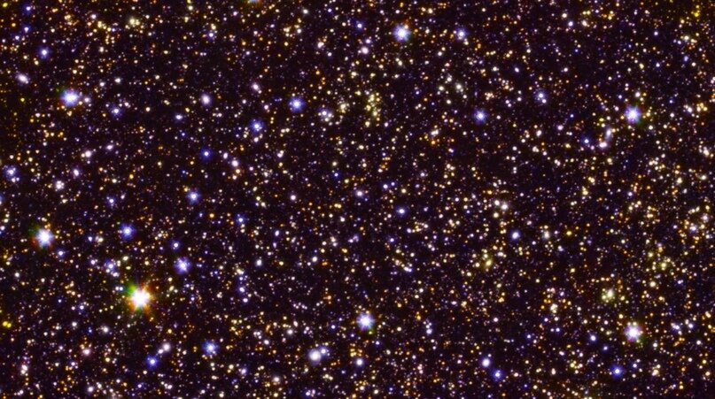 Область неба, исследованная с помощью космического телескопа инфракрасного диапазона NASA «Spitzer».