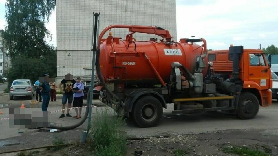     Суд вынес приговор начальнику участка коммунальной компании по делу о гибели двух работников. Трагедия произошла в августе прошлого года в Балахнинском округе, рассказали в СУ СКР по Нижегородской области.