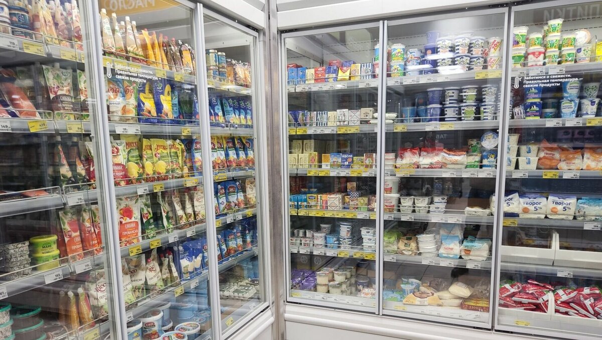     Главный праздник года приближается, и многие задумываются о том, во сколько же обойдется новогодний стол. Тюменцы уже сейчас считают, сколько денег стоит отложить на празднование.