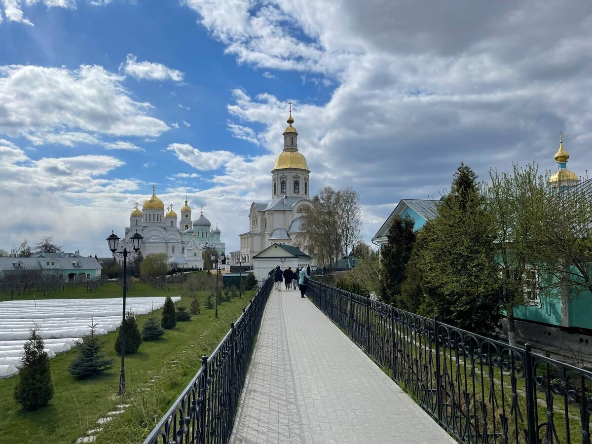 Фото автора. Вид на Дивеевский монастырь с Канавки