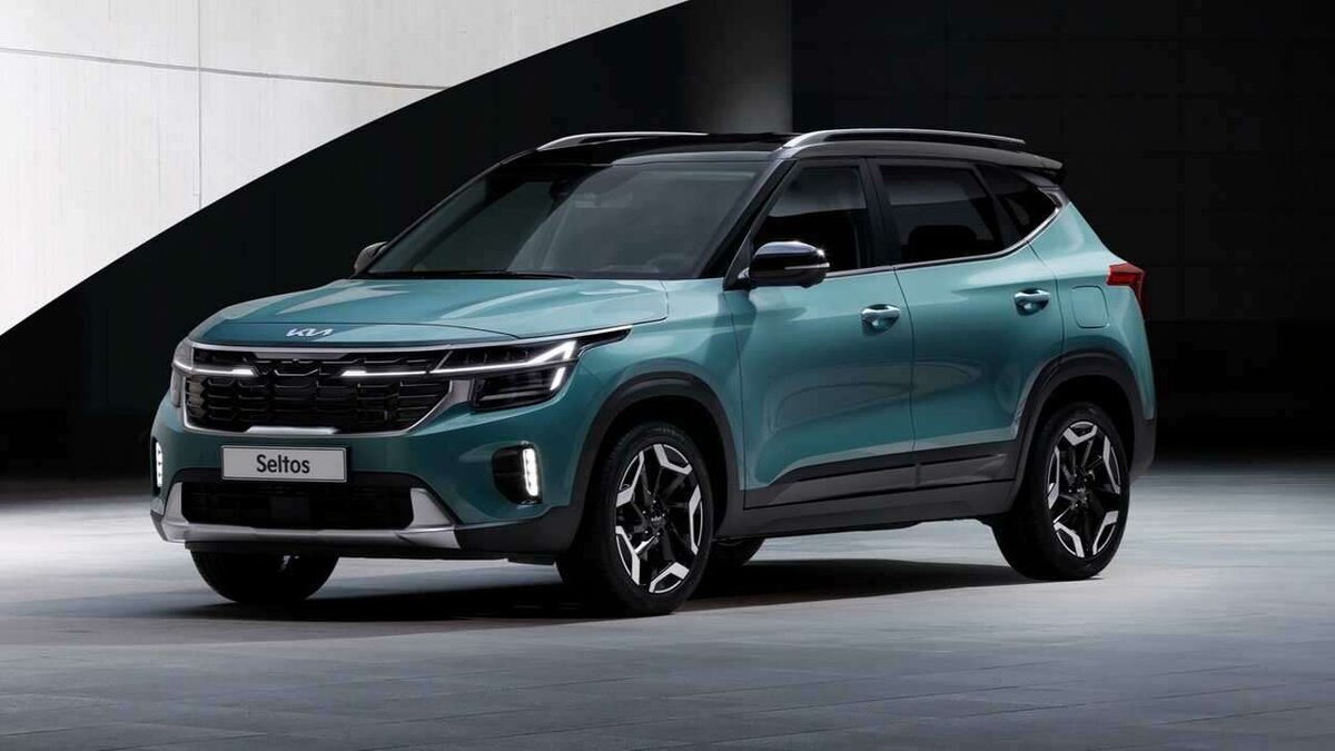 Мы были впечатлены Kia Seltos с тех пор, как он дебютировал в качестве модели 2021 года. Основные моменты включают его “правильные” размеры (занимающие среднее место между малолитражными и компактными внедорожниками) и доступный двигатель с турбонаддувом zippy (один из самых мощных в своем классе). Фактически, на первом курсе Seltos занял первое место в нашем последнем сравнительном тесте недорогих небольших внедорожников. Модели 2022 и 2023 годов выпуска принесли незначительные обновления, но в 2024 году Seltos получит более существенное обновление, и мы смогли лично убедиться в этом на автосалоне в Лос-Анджелесе в 2022 году.