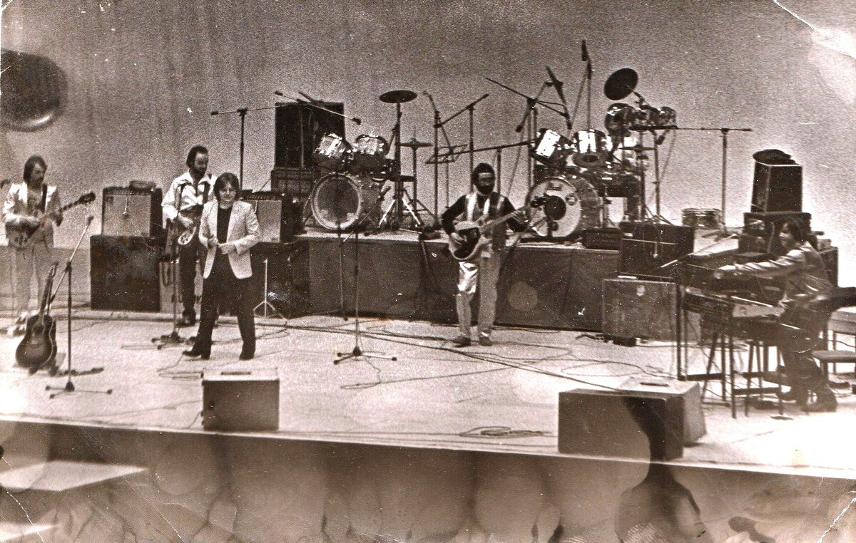 1982 год, Ленинград, СК «Юбилейный»,  Юрий Антонов и группа «Аэробус».