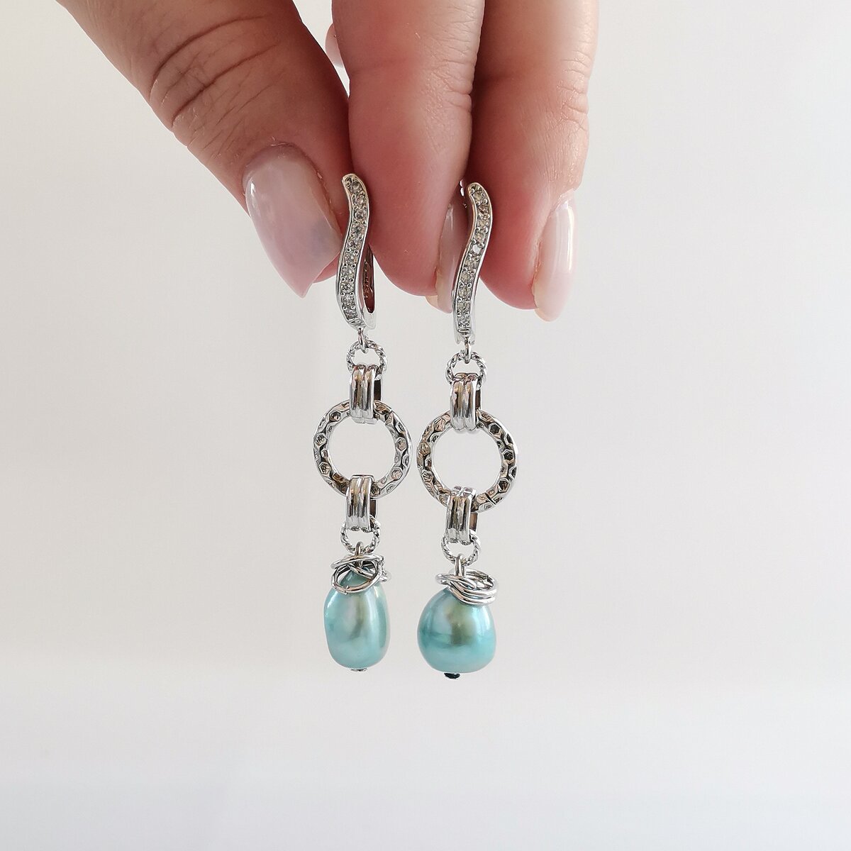 Красивые серьги с натуральным жемчугом голубого цвета, дизайн LARA.FA jewelry