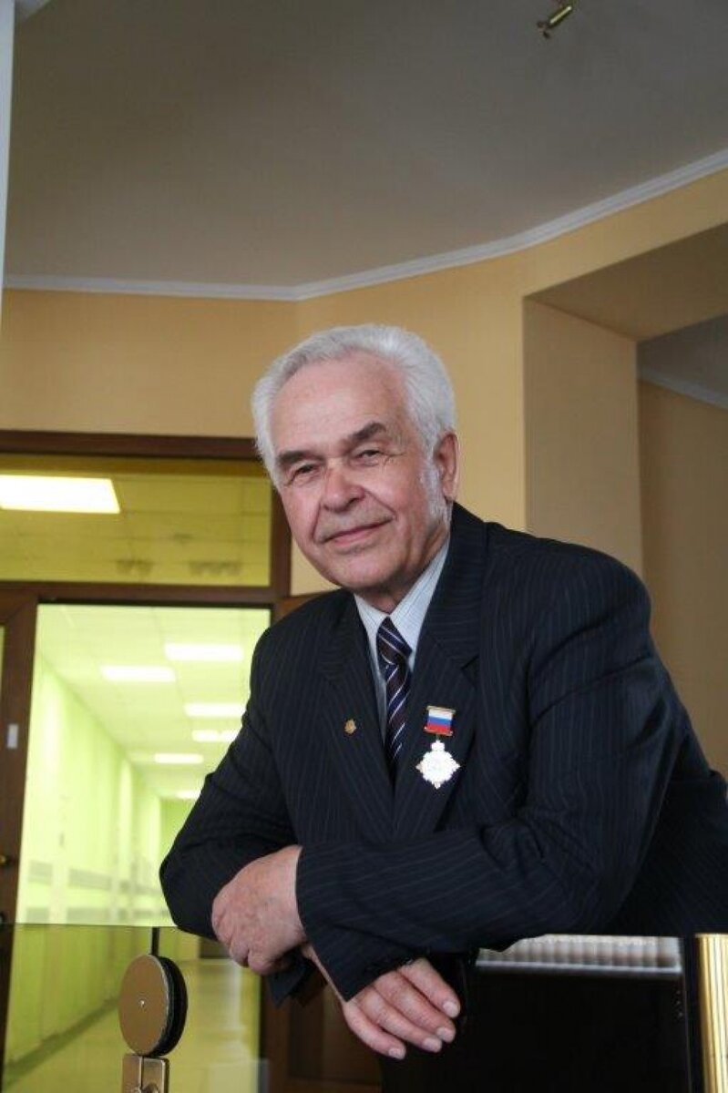    Ветеран омской энергетики, первый директор КРК Иван Пирожков. Фото: Пресс-служба АО «Омск РТС»