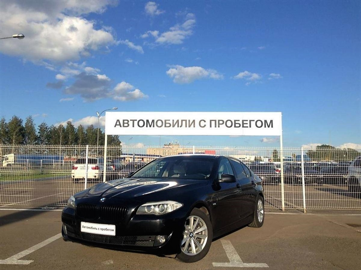 Авто посредник. Автомобили с пробегом. Автомобили с пробегом табличка. Автомобили с пробегом вывеска. Продаю машину.