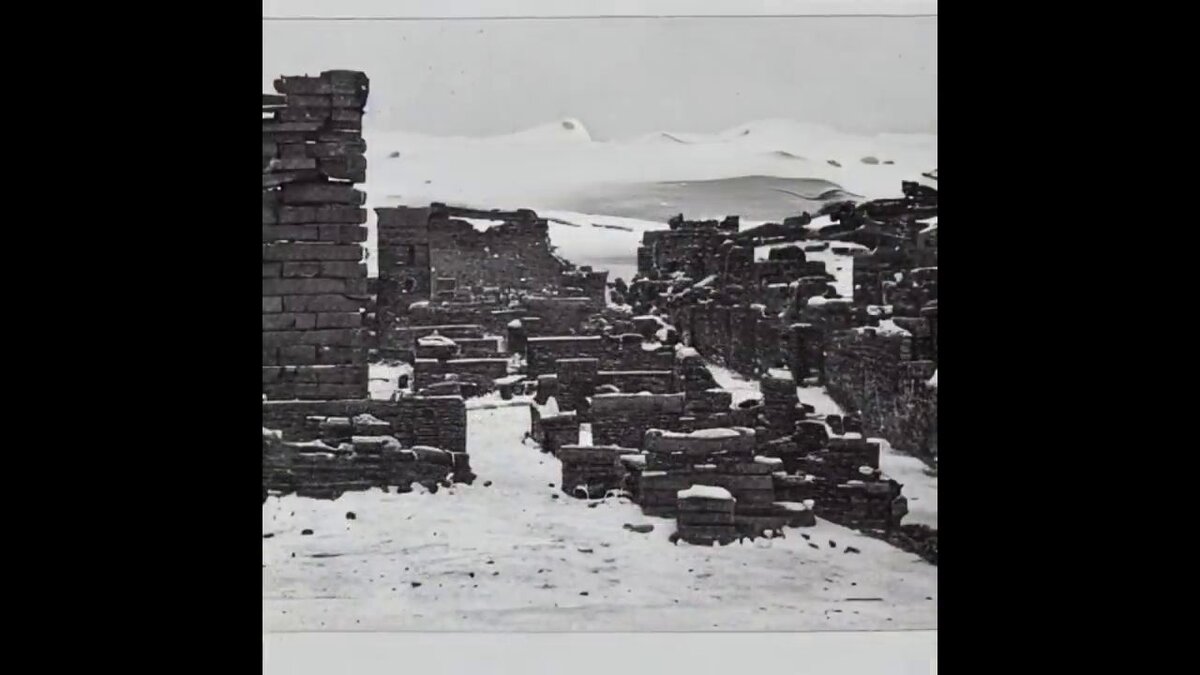 Известный полярный исследователь, один из первооткрывателей Южного полюса, капитан королевского флота Великобритании Роберт Фолкон Скотт по праву считается легендарным покорителем Антарктиды в начале-23