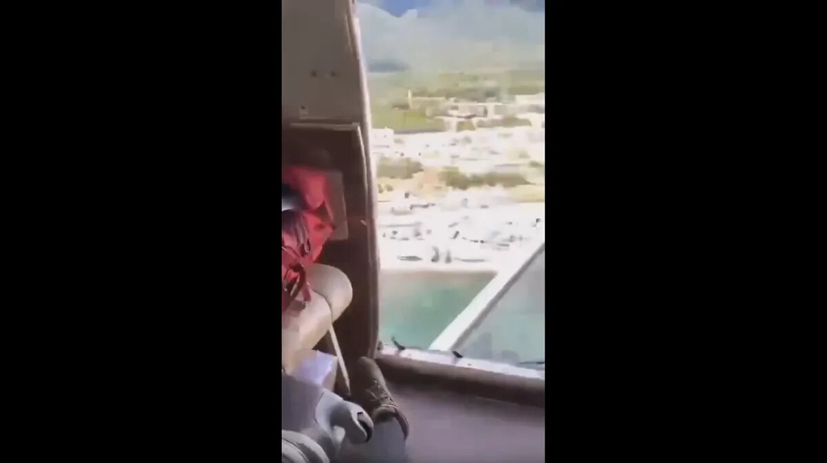 боинг 737 вырвало дверь. боинг 737 вырвало дверь. двери и люки на самолет boeing-737. боинг 737 вырвало дверь. Boeing 737 дверь.