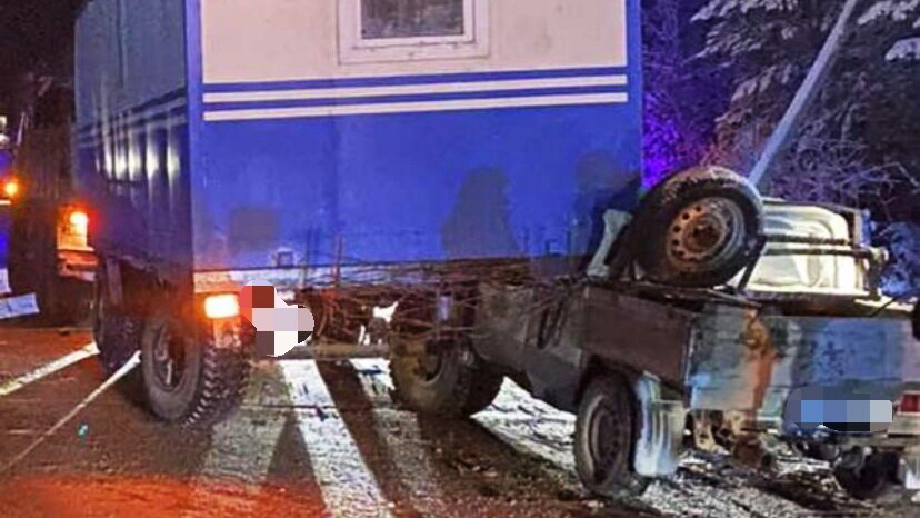    В Октябрьском районе «Нива» заехала под «Камаз». Водитель погиб