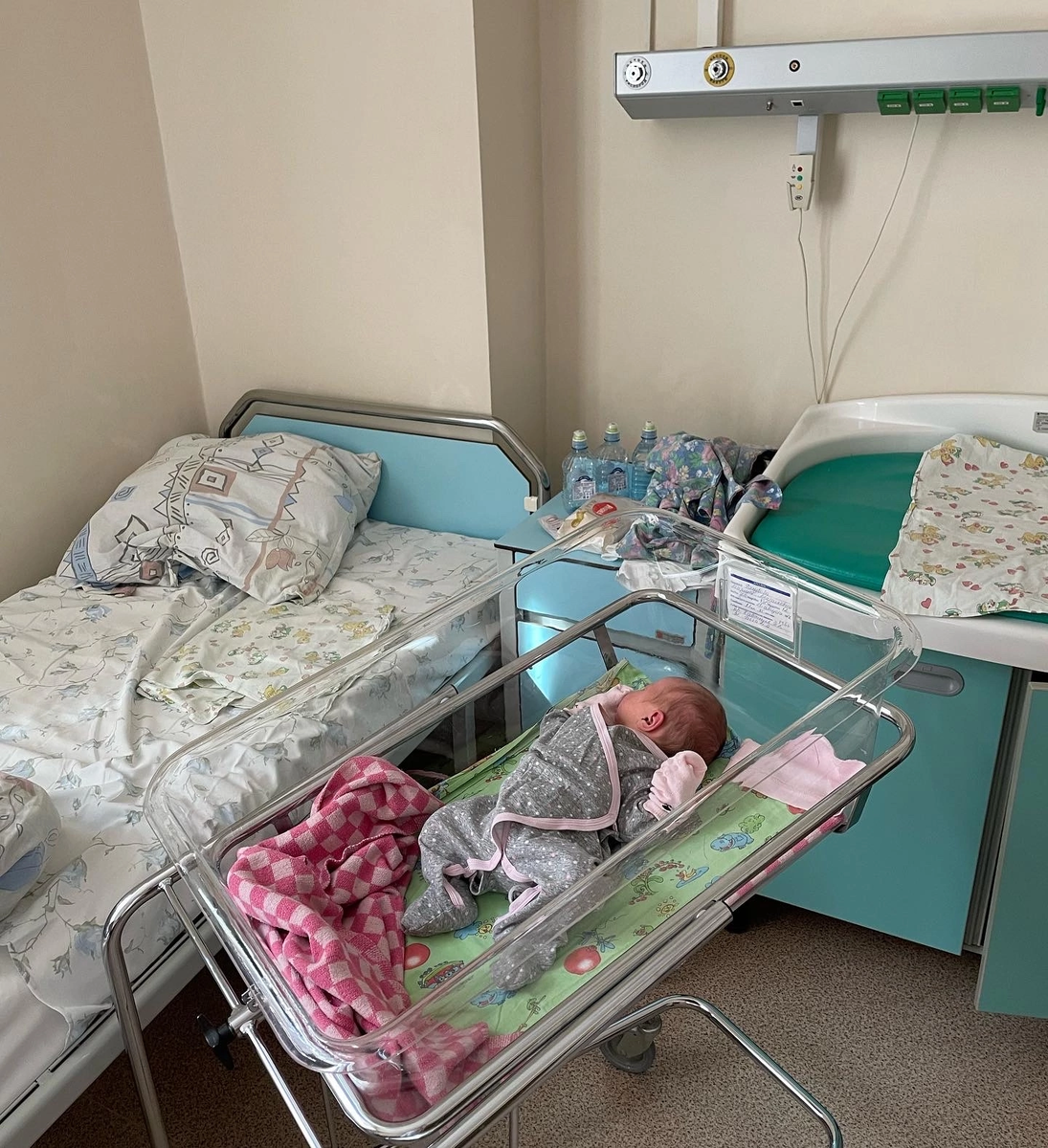 Палата мне понравилась. И в целом, пребывание в роддоме последующие 3 дня после родов, было максимально комфортным. 